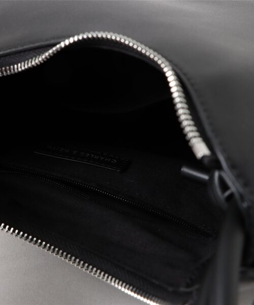 CHARLES ＆ KEITH（チャールズ&キース） ショルダーバッグ バッグ