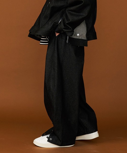 ジーンズ 「UNISEX」DENIM CURVE PANTS/デニムカーブパンツ メンズ レディースの画像