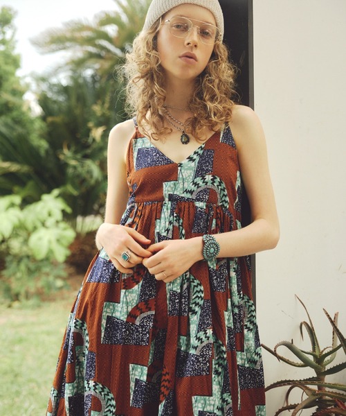 (mag.by c)FLOWER EMBROIDERY DRESS／ローズバッド ROSE BUD｜mag.byc/FLOWER EMBROIDERY MINI DRESS | Rakuten