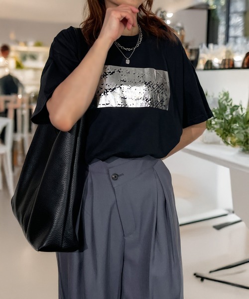 【23区Lサイズ】今季物！着心地最高♪涼しい！シルバーラメ半袖Tシャツ 23区Lサイズ】今季物！着心地最高♪涼しい！シルバーラメ半袖Tシャツ