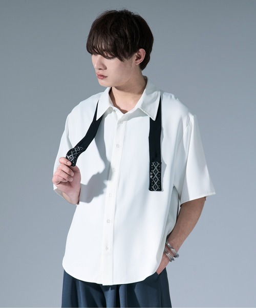 Ellno Loset（エルノロゼット） シャツ ノーブルビジューボウタイツキ