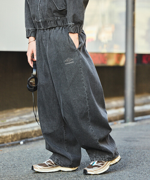 younger song × UMBRO ワイドレッグデニムパンツ umbro（アンブロ） ジーンズ SP WIDE DENIM PANTS/別注 ワイド デニム