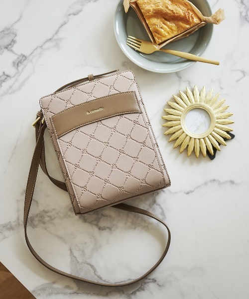 & chouette（アンドシュエット） ショルダーバッグ バッグ 型押し