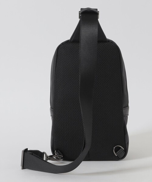 ブルーレーベル　クレストブリッジ　ボディーバッグ　ウエストポーチ　ブラック BLACK LABEL CRESTBRIDGE ウエストポーチ 「一部店舗限定