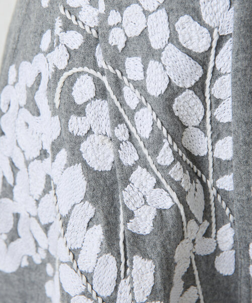 BEARDSLEY パンツ 「MII」刺繍入りスラックス レディース
