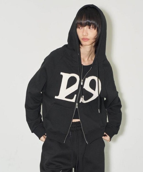 ILLIGO 黒 クロップドパーカー ILLIGO パーカー 「日本未発売/WEB限定」ILLIGO(イリゴ