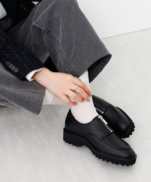 トレンドのストラップデザイン【卑弥呼25AW】軽量ソールポインテッド