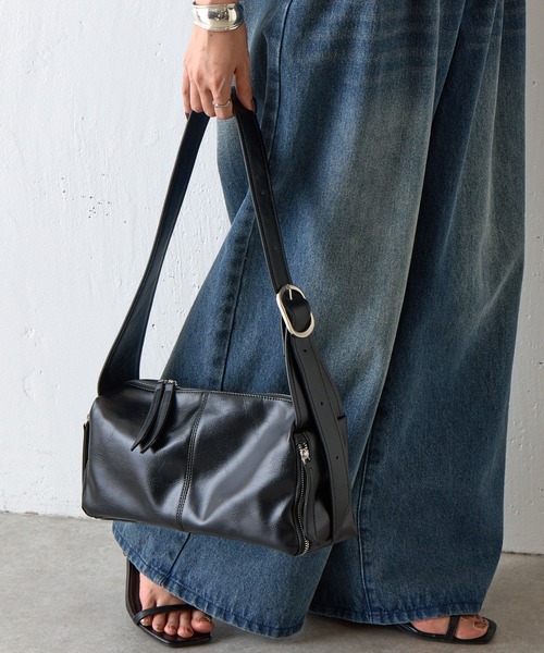 COLONY 2139（コロニー トゥーワンスリーナイン） ショルダーバッグ