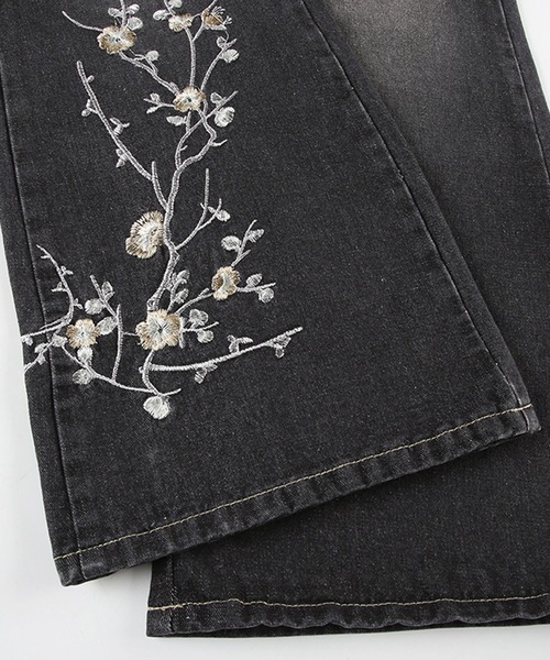 ＆soiree（アンドソワレ） ジーンズ デニム デニムパンツ 花刺繍フレア
