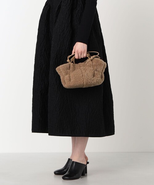 ヘリュー 新品同様 ARTA MINI CURLY SHEARLING - Pleated Crossbody Bag ショルダーバッグ レディース アイボリー ARTA MINI - Pleated Crossbody Bag – Hereu Studio