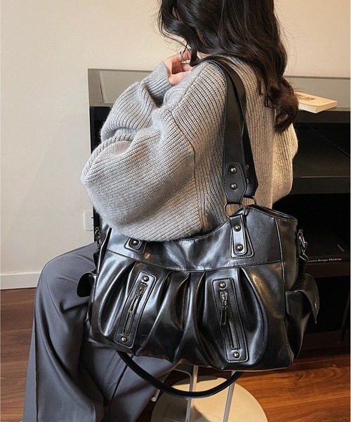 バッグ 2000s Real leather shoulder bag LA VORAGINE（ラ ヴォラジネ） ショルダーバッグ バッグ 「大容量