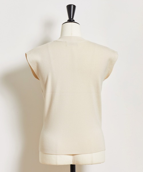 ノエラ Noela モチーフ刺繍ノースリニット 新品！ Noela ニット セーター モチーフ刺繍ノースリニット レディース