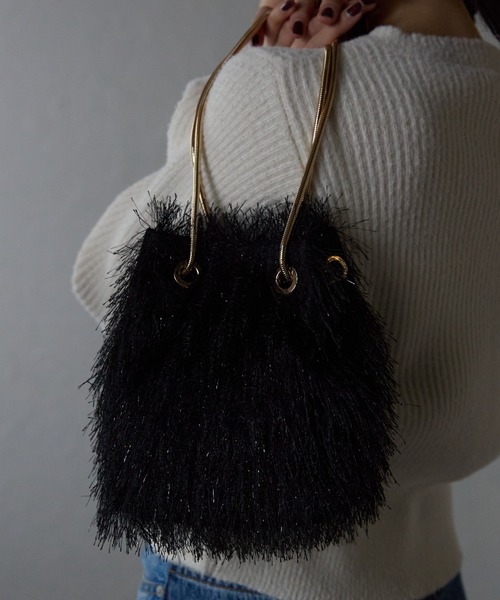 &.Robu シャギーファー2WAYバッグ　新品　お呼ばれ　パーティ　結婚式 &Robu.（アンドロブ） ショルダーバッグ バッグ シャギー巾着2WAY