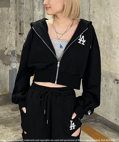 パーカー 「MLB」刺繍ロゴショートZIPパーカー レディース MLB】刺繍ロゴショートZIPパーカー BACK TO THE FIELD