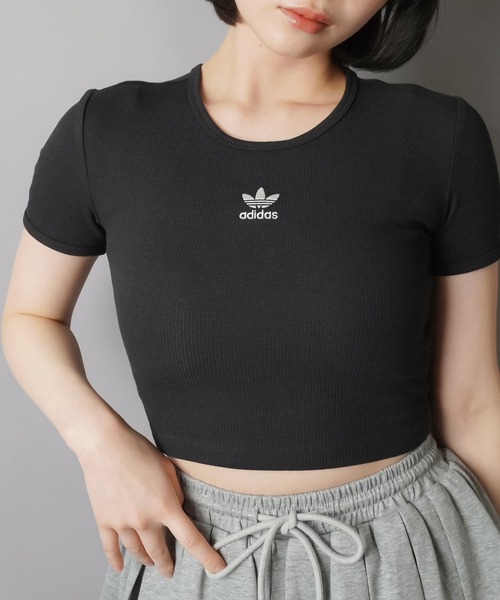 【adidas】アディダス　クロップド丈　ショート丈 Tシャツ　スカート 50%OFF】adidas クロップドTシャツ(ふわもこロゴ) | VOLCAN&APHRODITE