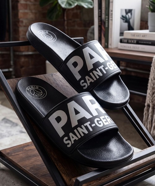 新品タグ付き　パリ・サンジェルマン　メンズＬ スポーツサンダル リカバリーサンダル サンダル 「Paris Saint-Germain