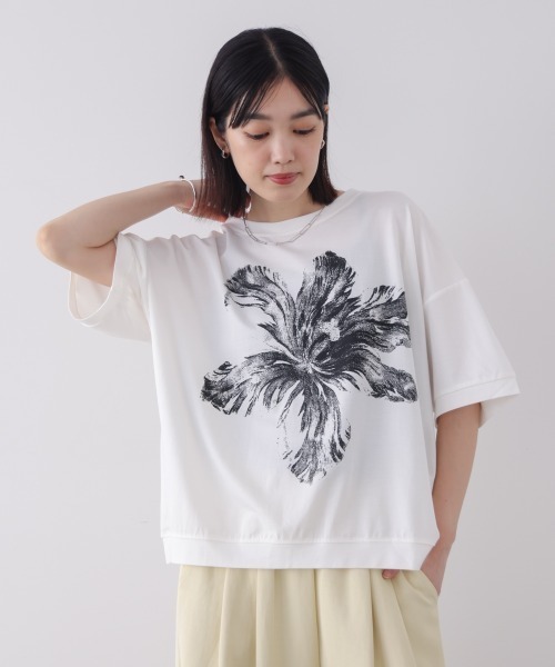 Bou Jeloud（ブージュルード） tシャツ 半袖 モノトーンフラワーT