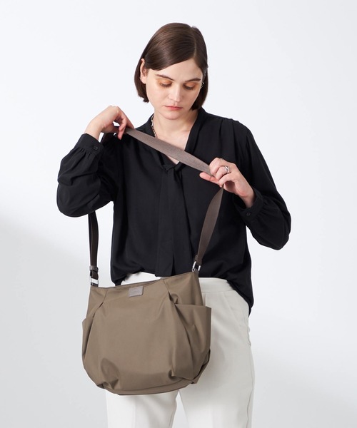 Y'SACCS（イザック） ショルダーバッグ バッグ 「ムック本掲載