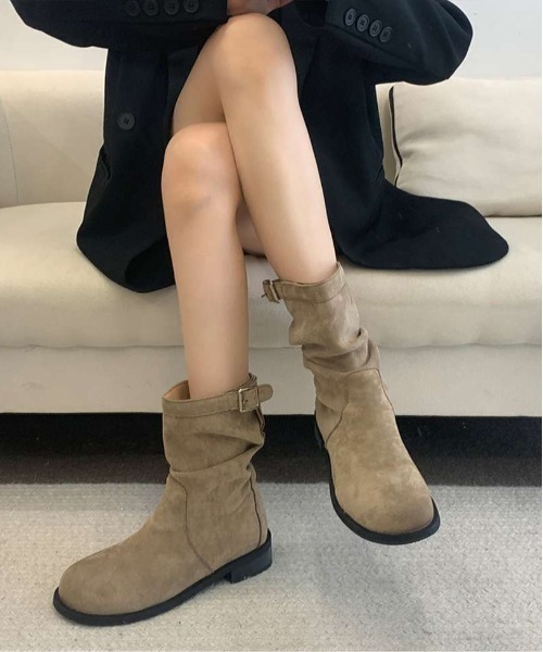 shyam inspiration ブーツ スエード風バックベルトミドルブーツ