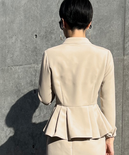 「JENNE」 ノーカラージャケット MEDIUM ベージュ レディースの画像