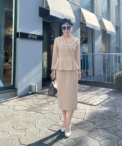 「JENNE」 ノーカラージャケット MEDIUM ベージュ レディースの画像