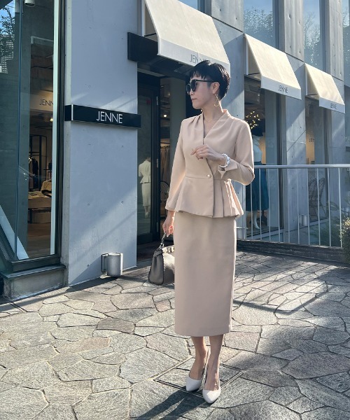 「JENNE」 ノーカラージャケット MEDIUM ベージュ レディースの画像