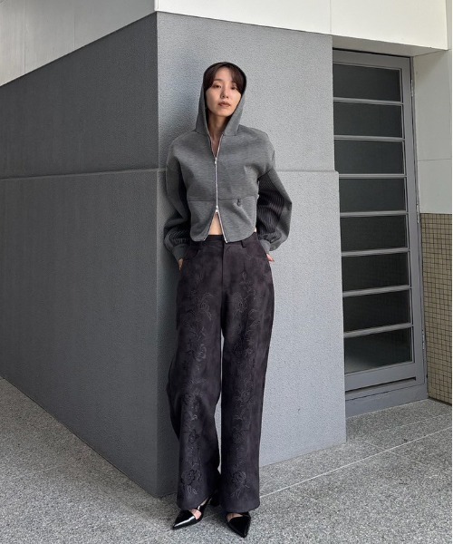 新品 Ameri OVER HIGH WAIST LIKE PANTS Ameri（アメリ） パンツ SYNTHETIC SUEDE EMBROIDERY PANTS レディース