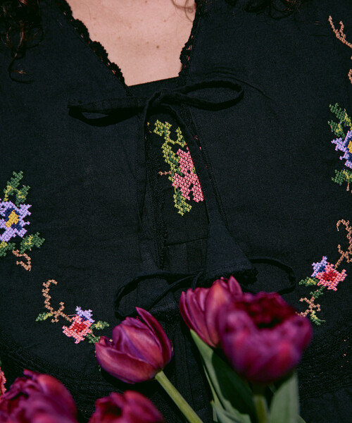 ブラウス シャツ Freada/フリーダ インド フラワー クロス刺繍 レース ボレロ レディースの画像