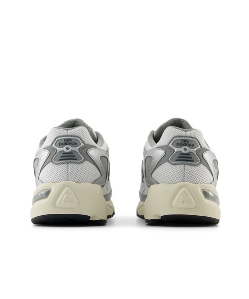 New Balance（ニューバランス） ローカットスニーカー 23.5cm シルバー