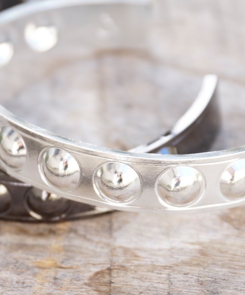 バングル Genri/「duck dive」Studded Bangle I メンズ レディースの画像