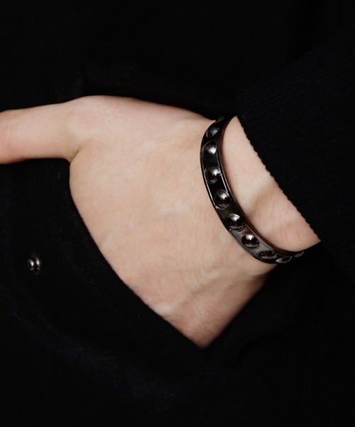 バングル Genri/「duck dive」Studded Bangle I メンズ レディースの画像