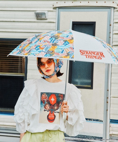 niko and…（ニコアンド） 傘 「STRANGER THINGS」コラボ ビニール傘