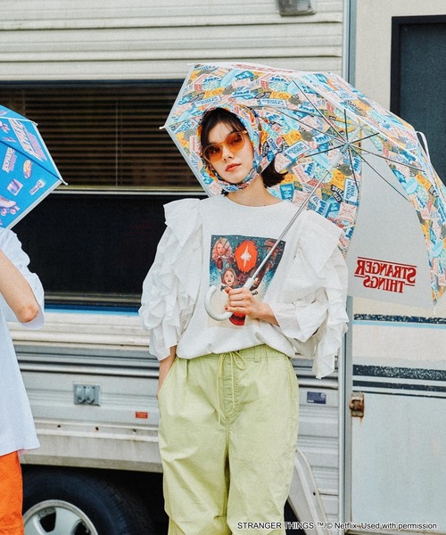 niko and…（ニコアンド） 傘 「STRANGER THINGS」コラボ ビニール傘