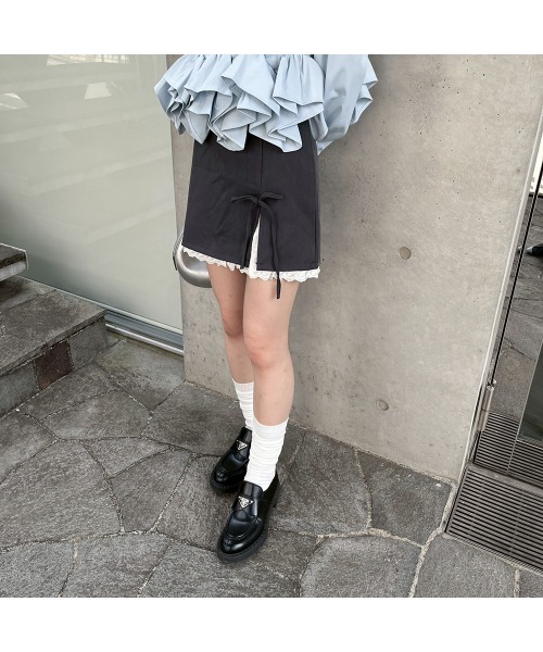 d.i.a.黒のレースミニスカート 星形装飾付き d.i.a.黒のレースミニスカート 星形装飾付き スカート レース