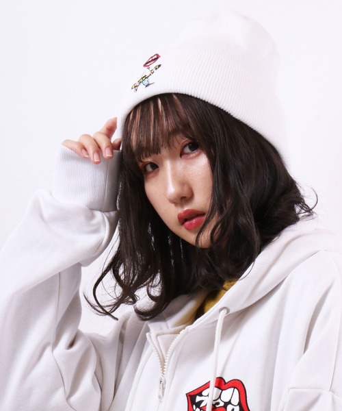 未使用★ロエベ　ニット帽　カシミヤ混　ロゴ　レディース　ホワイト 未使用☆ロエベ ニット帽 カシミヤ混 ロゴ レディース ホワイト