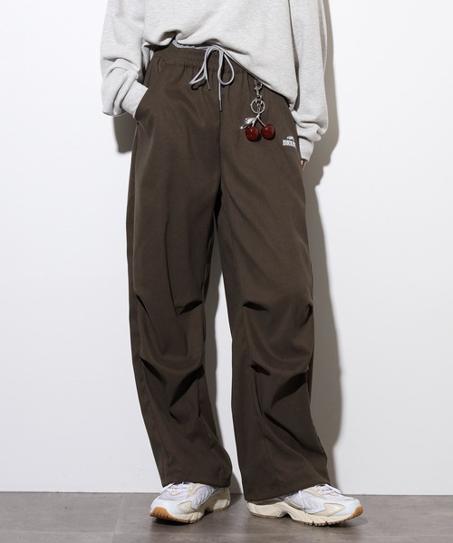 WORKS ワイドパンツ パンツ チャーム付パラシュートパンツ レディース