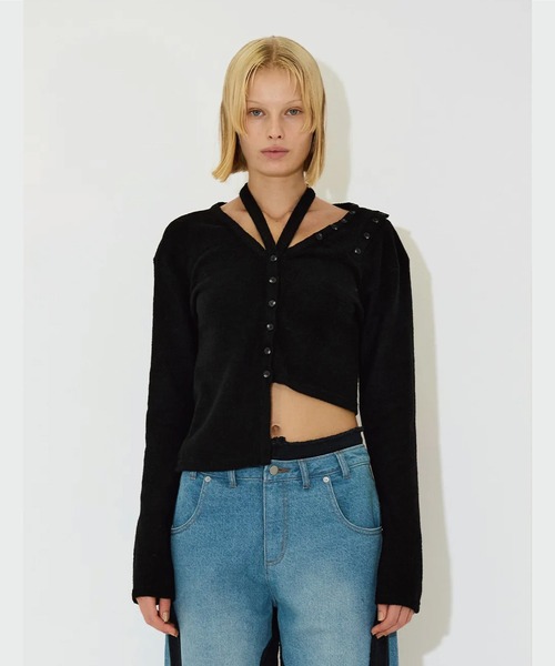 「大人気 新入荷 新品」に該当するファッション通販 セーター ニット VIAVANDA BUTTON TOP KNIT NECK HALTER トップス