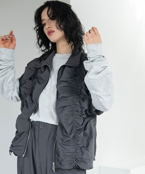 ランダムプリーツドロストベスト ジレ Eimee Law（エイミーロウ）の「ランダムプリーツドロストベスト