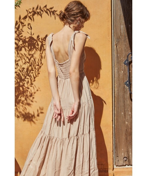エステラケー　ワンピース Agnes Pleated Long Dress ネックチェーンアコーディオン