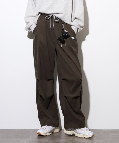 WORKS パンツ チャーム付パラシュートパンツ レディース : ZOZOTOWN