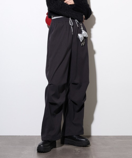 WORKS ワイドパンツ パンツ チャーム付パラシュートパンツ レディース