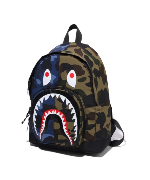 A BATHING APE（アベイシングエイプ） リュック SPLIT CAMO SHARK