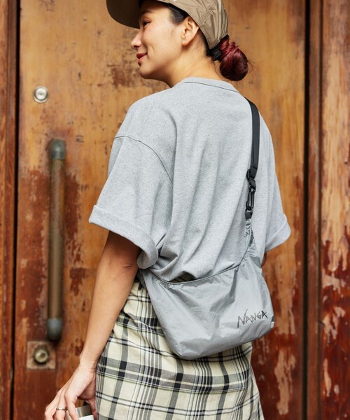 美品 ナンガ ショルダーバッグ サコッシュ 斜め掛け ユニセックス NANGA 美品 NANGA ショルダーバッグ サコッシュ 斜め掛け ユニセックス