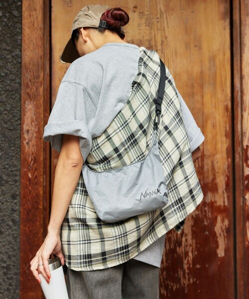 美品 ナンガ ショルダーバッグ サコッシュ 斜め掛け ユニセックス NANGA 美品 NANGA ショルダーバッグ サコッシュ 斜め掛け ユニセックス