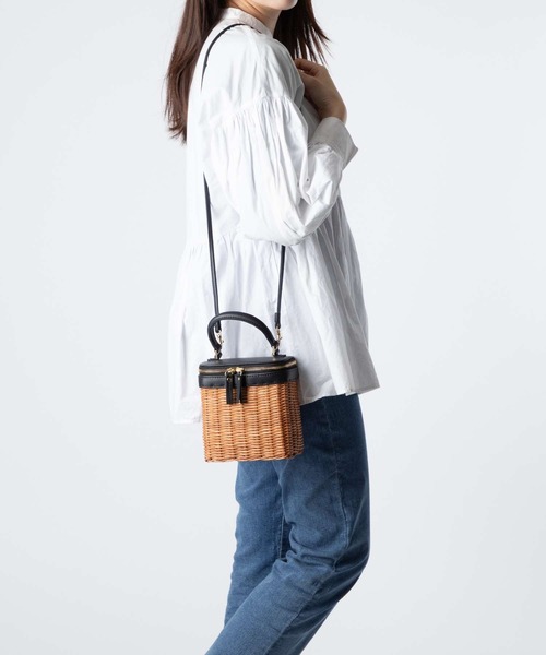 The Bagmati ショルダーバッグ バッグ BAGMATI LEATHER