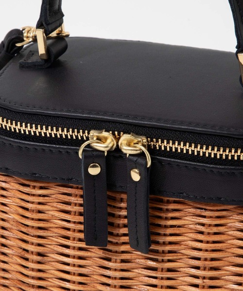The Bagmati ショルダーバッグ バッグ BAGMATI LEATHER