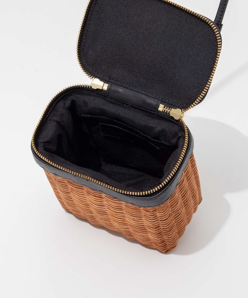 The Bagmati ショルダーバッグ バッグ BAGMATI LEATHER