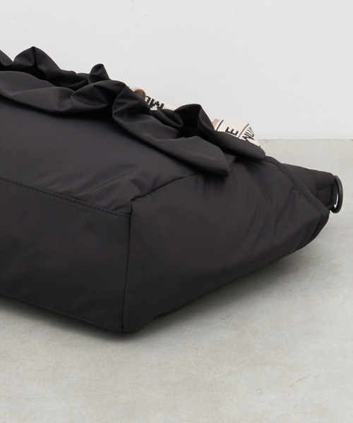 ショルダーバッグ バッグ :「ZOZO限定」「MumME」A4サイズ収納可能フリルデザイン2WAYショルダーBAG レディースの画像