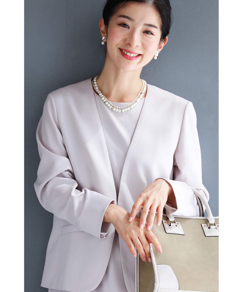 後ろプリーツ　薄手ジャケット　からし色　美品 後ろプリーツ 薄手ジャケット からし色 美品