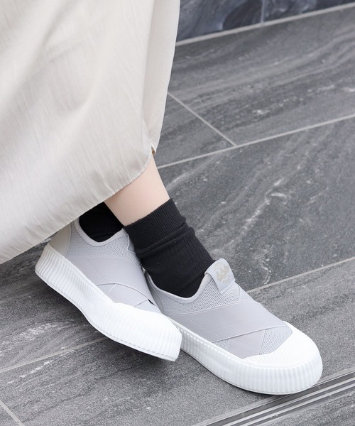 AAA+（サンエープラス） スリッポン 「ストレスフリー」軽量厚底